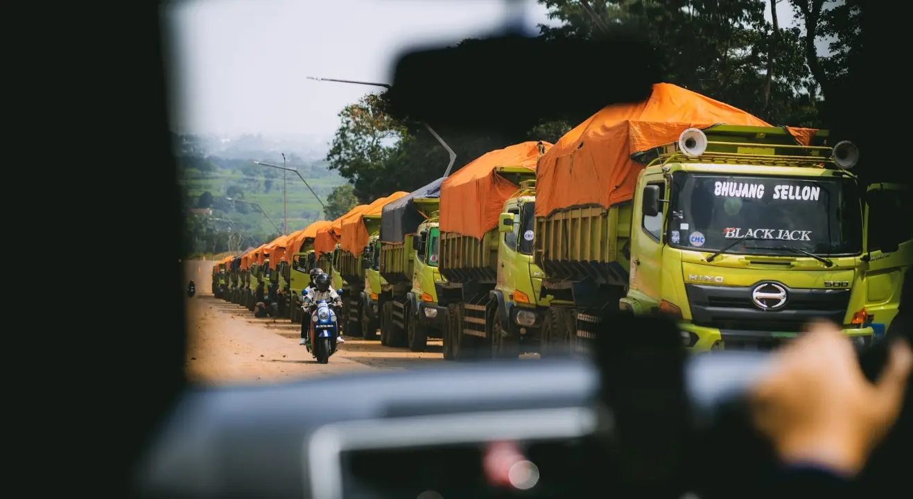 Construction and Mining Fleet Tracking System